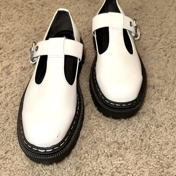 White Mary Jane’s size 6 and a half. Brand New! - Picture 2 of 3